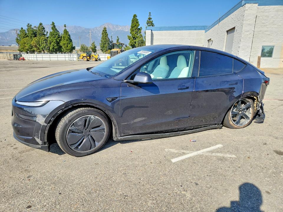 75384865 :رقم المزاد ، 7SAYGDED1TF387779 vin ، 2026 Tesla Model Y مزاد بيع