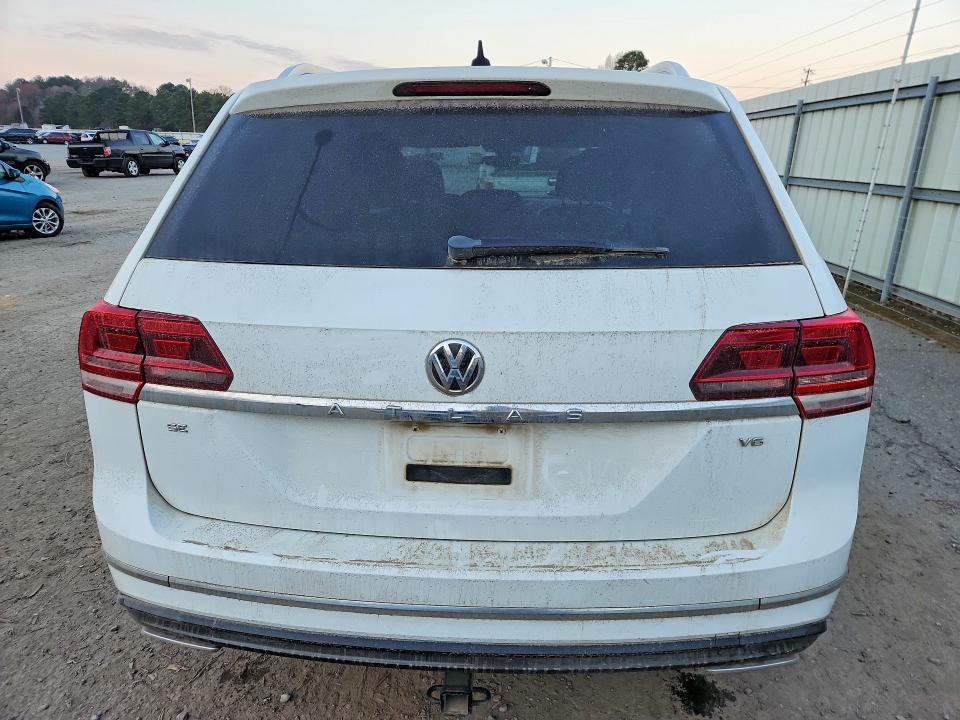 2018 Volkswagen Atlas მანქანა იყიდება აუქციონზე, vin: 1V2FR2CAXJC562972, აუქციონის ნომერი: 77010535