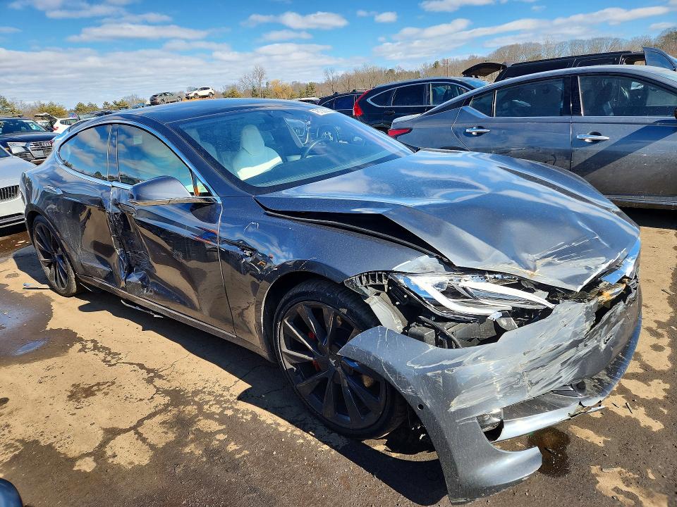 76738035 :رقم المزاد ، 5YJSA1E43KF336835 vin ، 2019 Tesla Model S مزاد بيع