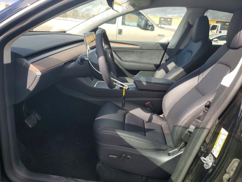 77570175 :رقم المزاد ، 7SAYGDED2SF321014 vin ، 2025 Tesla Model Y مزاد بيع