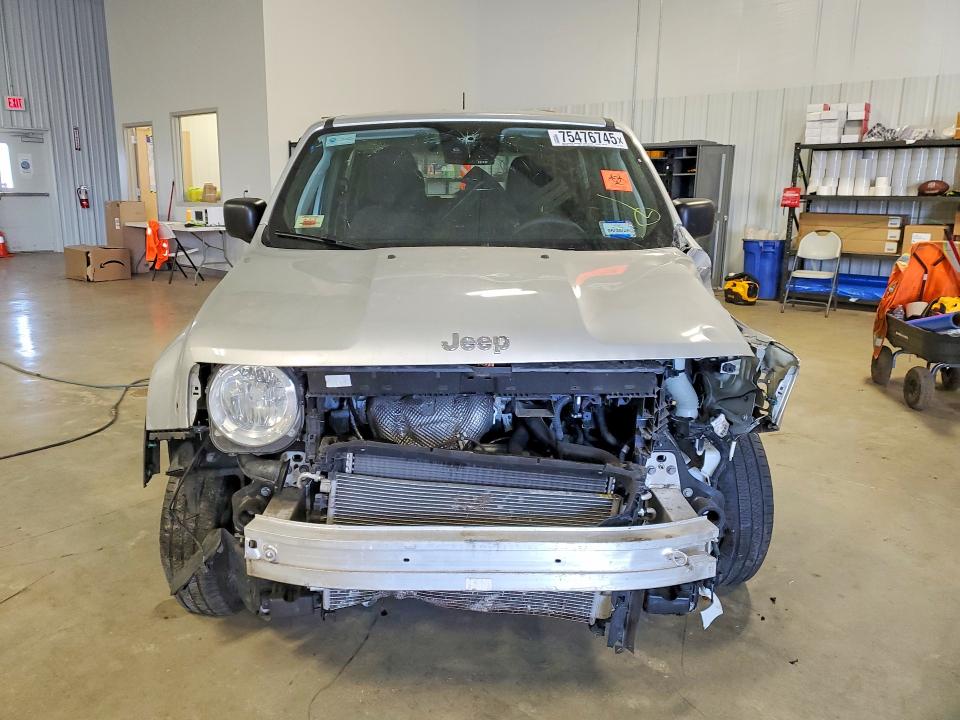 75476745 :رقم المزاد ، ZACNJDAB0MPN36728 vin ، 2021 Jeep Renegade مزاد بيع