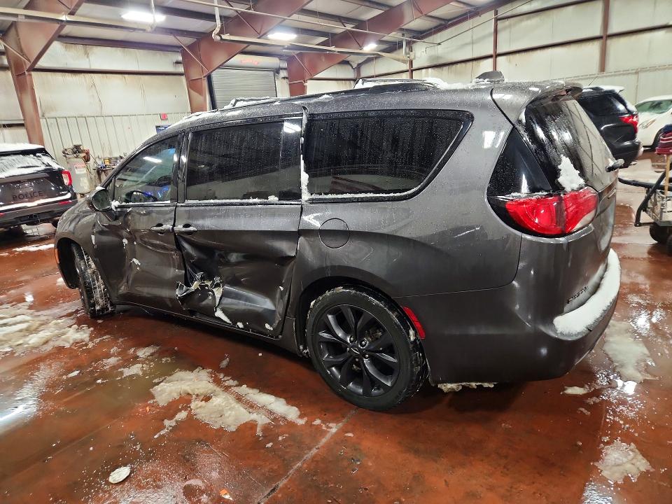 76138025 :رقم المزاد ، 2C4RC1EG6JR333465 vin ، 2018 Chrysler Pacifica مزاد بيع