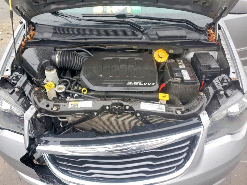 78178995 :رقم المزاد ، 2C4RC1HG4GR232171 vin ، 2016 Chrysler Town & Country مزاد بيع