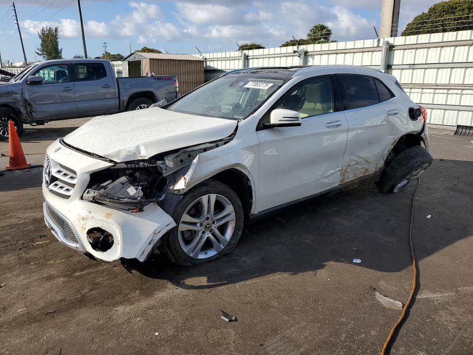 2018 Mercedes-benz Gla მანქანა იყიდება აუქციონზე, vin: WDCTG4EB3JJ468580, აუქციონის ნომერი: 77063275