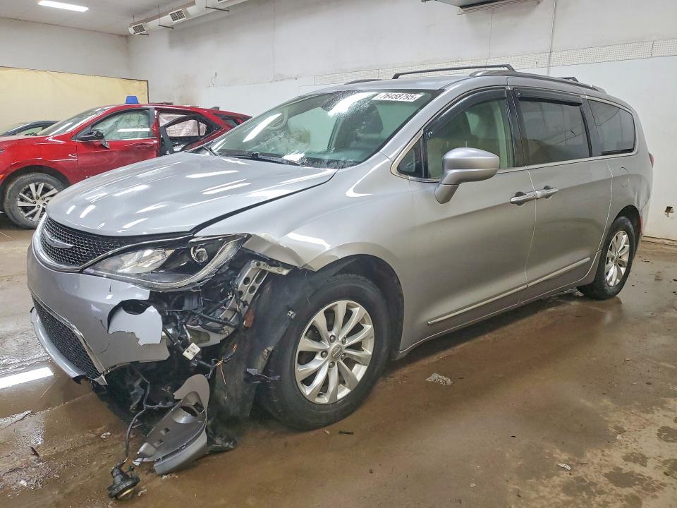 Продаж на аукціоні авто 2018 Chrysler Pacifica, vin: 2C4RC1BG3JR112197, номер лоту: 76458795