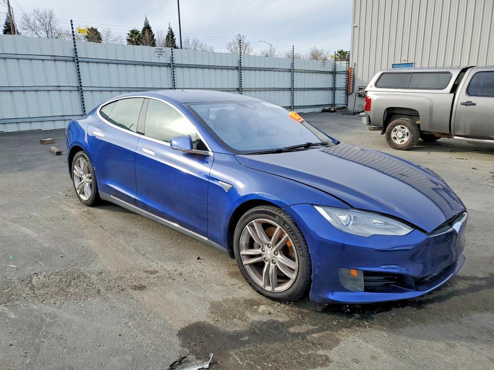 2015 Tesla Model S მანქანა იყიდება აუქციონზე, vin: 5YJSA1E20FF103984, აუქციონის ნომერი: 78514335