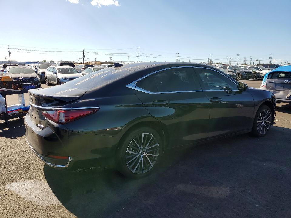 77568115 :رقم المزاد ، 58ADA1C14RU045638 vin ، 2024 Lexus Es مزاد بيع
