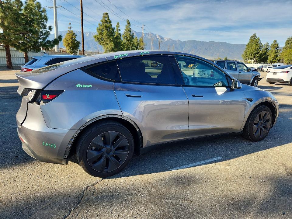 2025 Tesla Model Y მანქანა იყიდება აუქციონზე, vin: 7SAYGDED5SA376697, აუქციონის ნომერი: 79094525