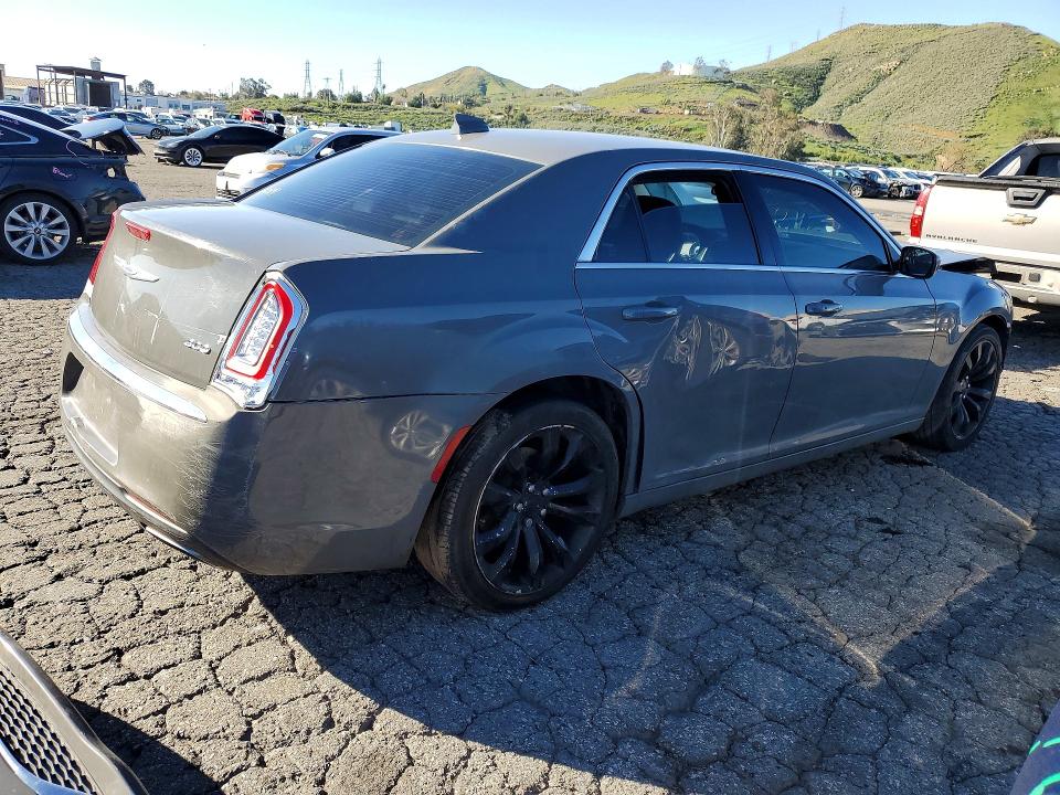 78448405 :رقم المزاد ، 2C3CCAAG6JH190815 vin ، 2018 Chrysler 300 مزاد بيع