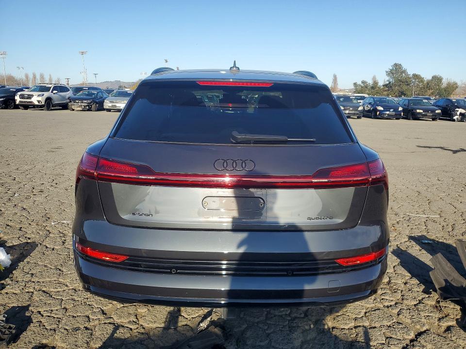 Продаж на аукціоні авто 2023 Audi E-tron, vin: WA1LAAGE0PB024552, номер лоту: 75879095