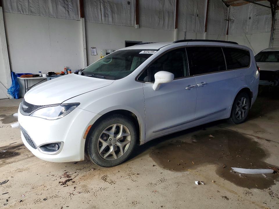 Продажа на аукционе авто 2017 Chrysler Pacifica, vin: 2C4RC1BGXHR832400, номер лота: 76334235