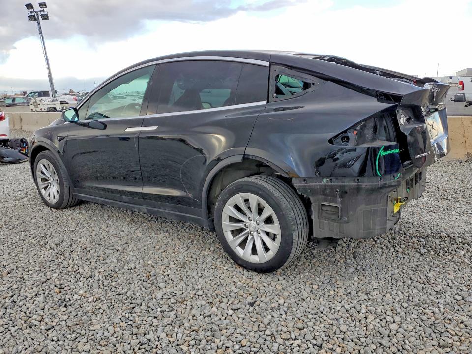 Продажа на аукционе авто 2017 Tesla Model X, vin: 5YJXCBE20HF041799, номер лота: 75570675