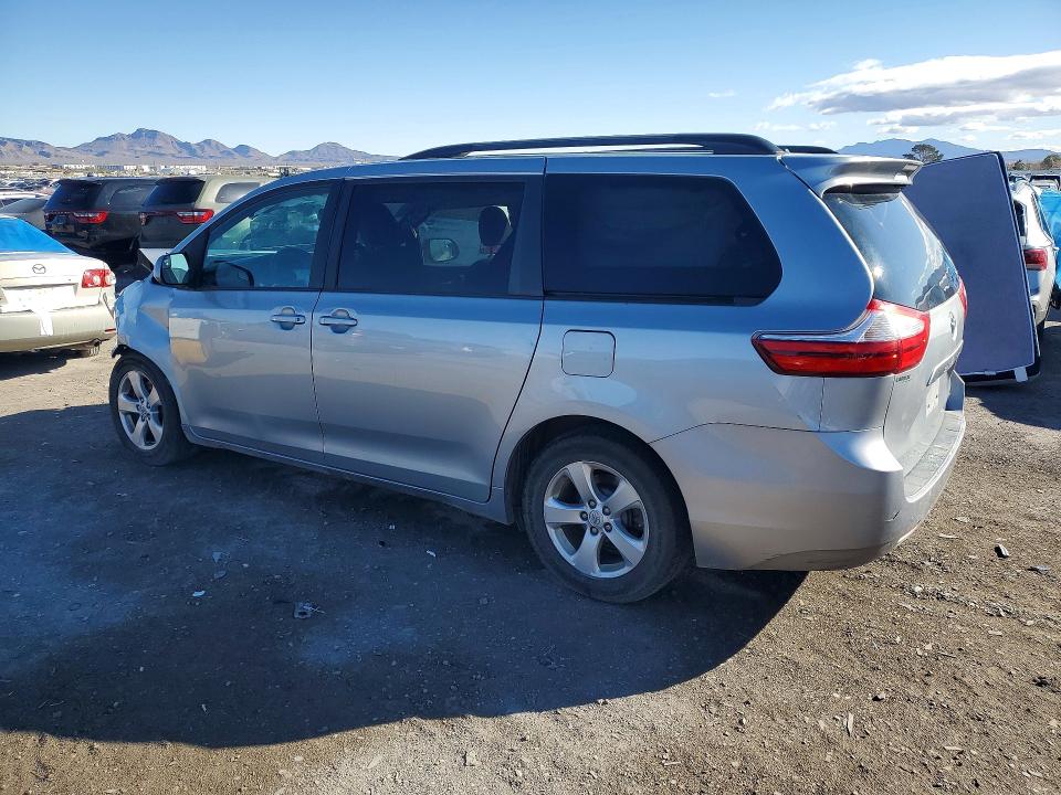 77886765 :رقم المزاد ، 5TDKK3DC4FS610675 vin ، 2015 Toyota Sienna مزاد بيع