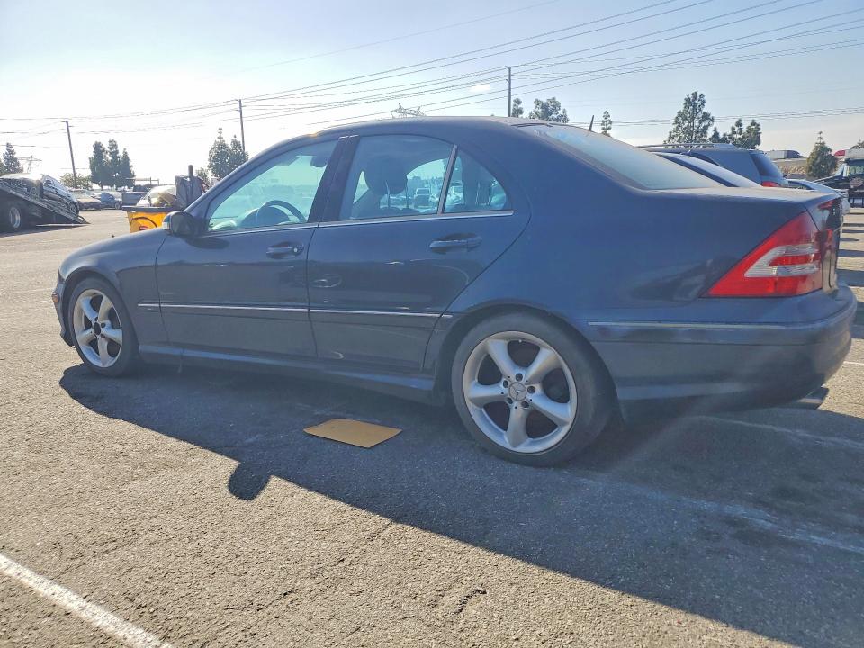 76405755 :رقم المزاد ، WDBRF40J35F609124 vin ، 2005 Mercedes-benz C مزاد بيع