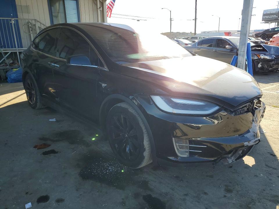 74701235 :رقم المزاد ، 5YJXCBE23HF046169 vin ، 2017 Tesla Model X مزاد بيع