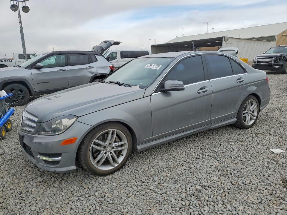 Продаж на аукціоні авто 2013 Mercedes-benz C, vin: WDDGF8AB7DR288456, номер лоту: 75674775