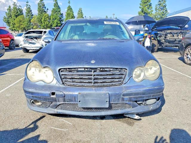76405755 :رقم المزاد ، WDBRF40J35F609124 vin ، 2005 Mercedes-benz C مزاد بيع