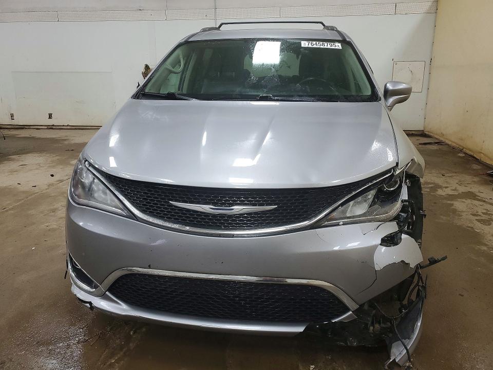 Продажа на аукционе авто 2018 Chrysler Pacifica, vin: 2C4RC1BG3JR112197, номер лота: 76458795