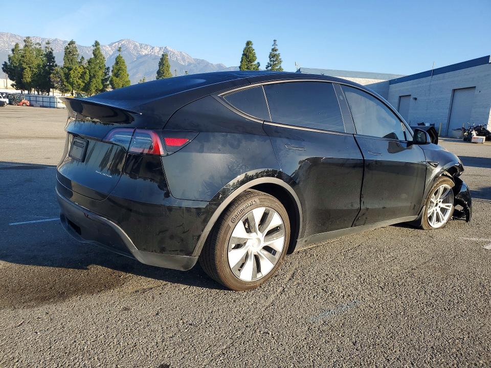 2024 Tesla Model Y მანქანა იყიდება აუქციონზე, vin: 7SAYGDEE9RF056899, აუქციონის ნომერი: 77554615