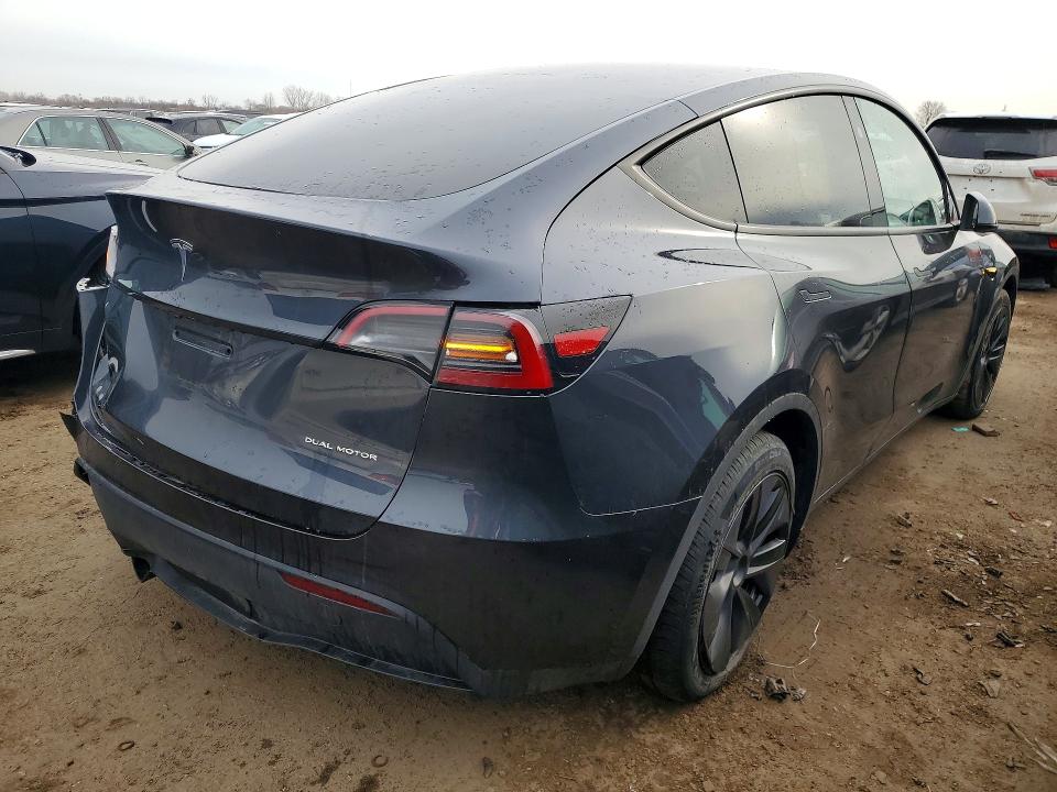 76864195 :رقم المزاد ، 7SAYGAEE4SF294289 vin ، 2025 Tesla Model Y مزاد بيع