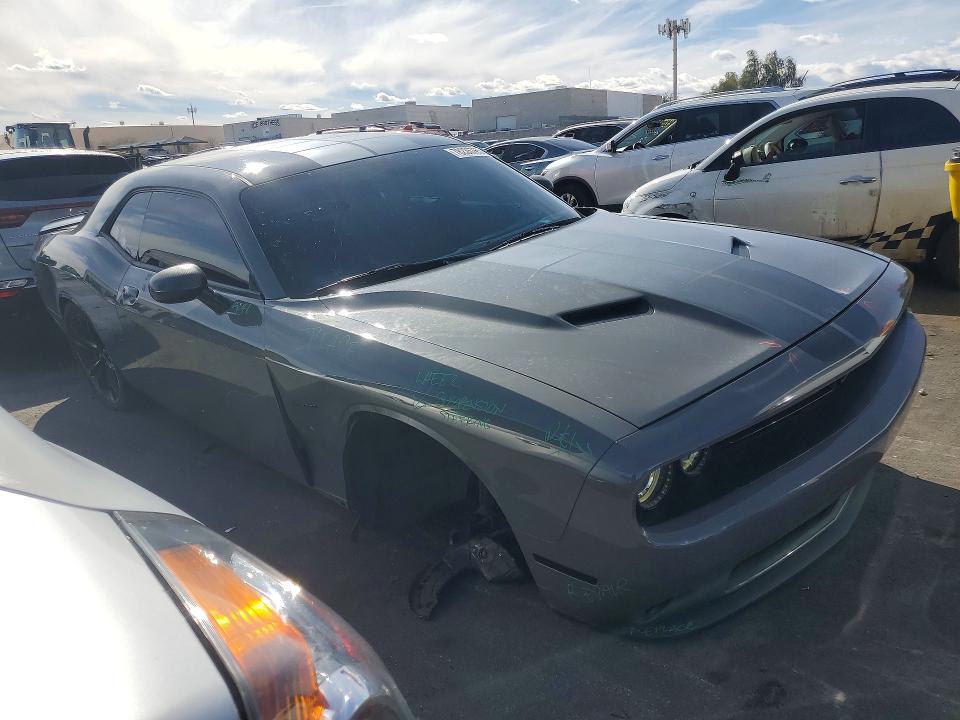 78236765 :رقم المزاد ، 2C3CDZBT7HH611068 vin ، 2017 Dodge Challenger مزاد بيع