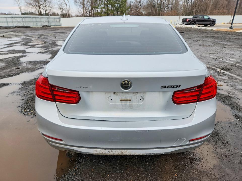 77691385 :رقم المزاد ، WBA3C3G56ENS68663 vin ، 2014 Bmw 320 مزاد بيع