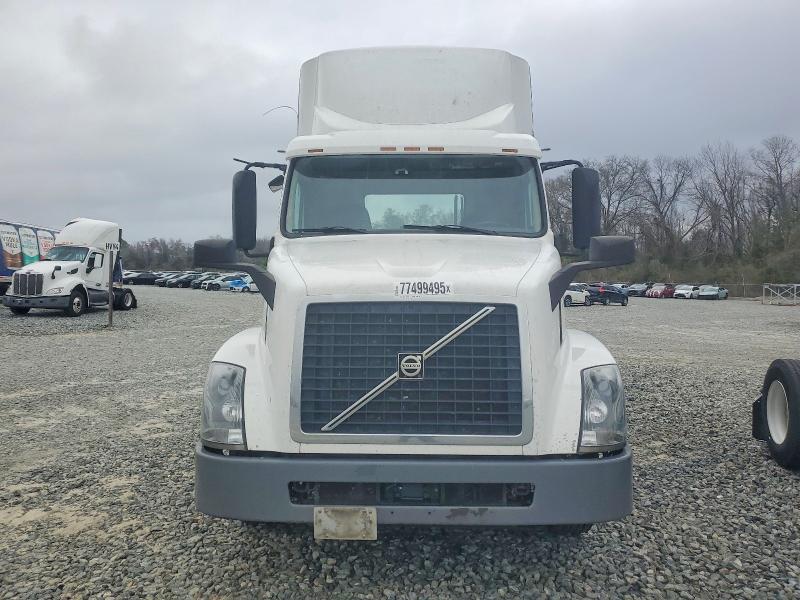 2017 Volvo Vnl მანქანა იყიდება აუქციონზე, vin: 4V4N39TGXHN987977, აუქციონის ნომერი: 77499495