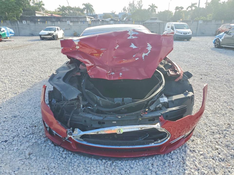 2013 Tesla Model S მანქანა იყიდება აუქციონზე, vin: 5YJSA1DP1DFP13077, აუქციონის ნომერი: 77237415