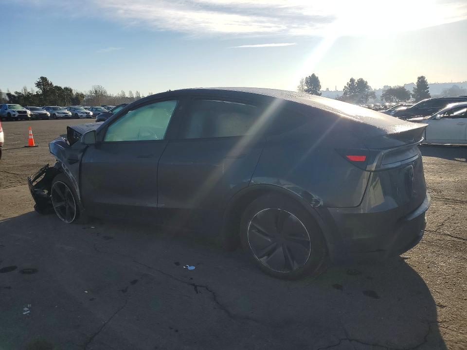 75848685 :رقم المزاد ، 7SAYGDED1TF537387 vin ، 2026 Tesla Model Y مزاد بيع