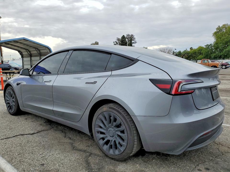 78115415 :رقم المزاد ، 5YJ3E1EA0RF872926 vin ، 2024 Tesla Model 3 مزاد بيع