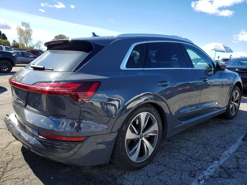 Продажа на аукционе авто 2024 Audi Q8 E-tron, vin: WA16AAGE6RB045034, номер лота: 77797265
