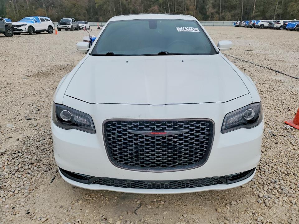 Продаж на аукціоні авто 2021 Chrysler 300, vin: 2C3CCABG1MH585472, номер лоту: 76436615