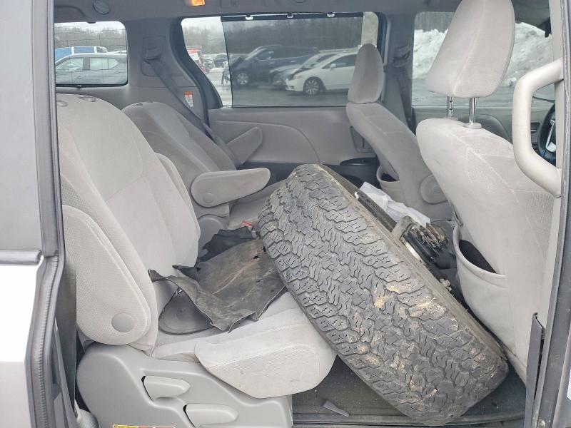 75831495 :رقم المزاد ، 5TDJK3DC9FS094888 vin ، 2015 Toyota Sienna مزاد بيع