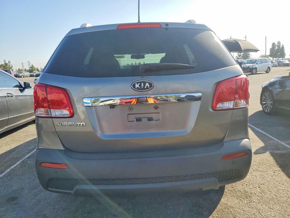 Продажа на аукционе авто 2013 Kia Sorento, vin: 5XYKT3A61DG313787, номер лота: 76643535