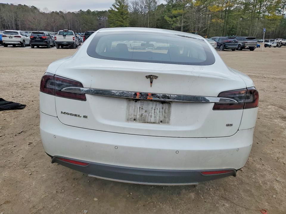 76027545 :رقم المزاد ، 5YJSA1H1XEFP44870 vin ، 2014 Tesla Model S مزاد بيع