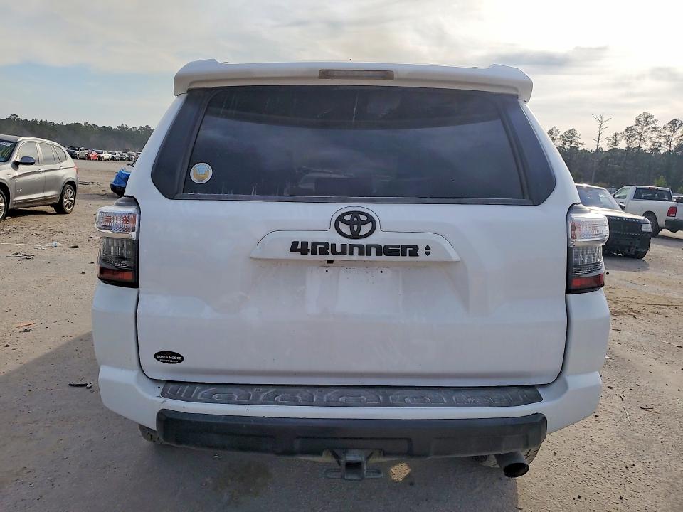 76610525 :رقم المزاد ، JTENU5JR3N6078423 vin ، 2022 Toyota 4runner مزاد بيع