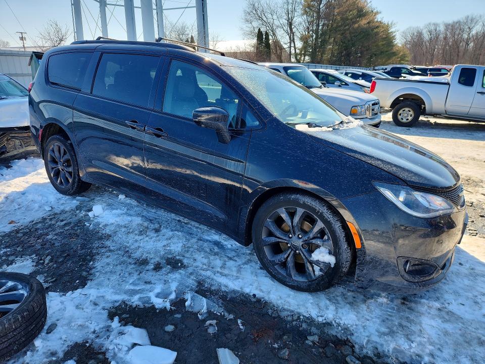 Продажа на аукционе авто 2019 Chrysler Pacifica, vin: 2C4RC1EG5KR550409, номер лота: 74875195