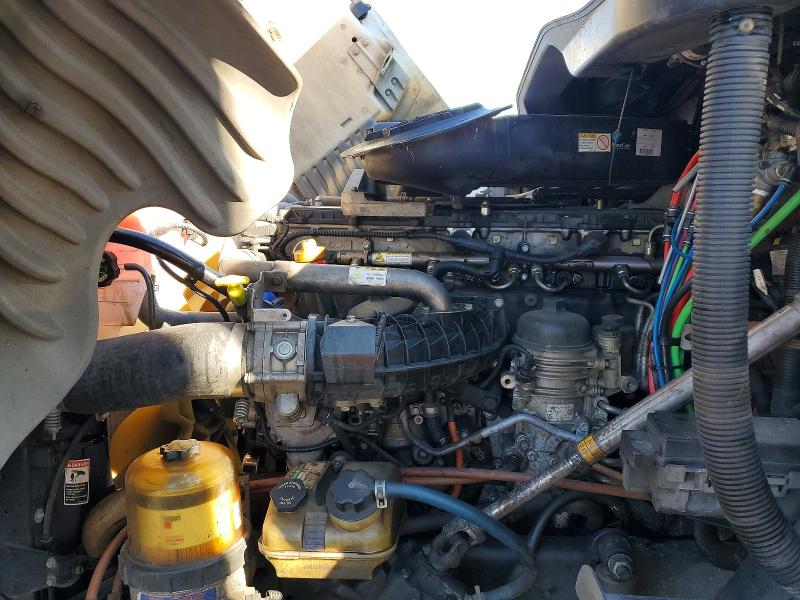 2016 Freightliner Cascadia 1 მანქანა იყიდება აუქციონზე, vin: 1FUBGEDV3GLHC5616, აუქციონის ნომერი: 77429025