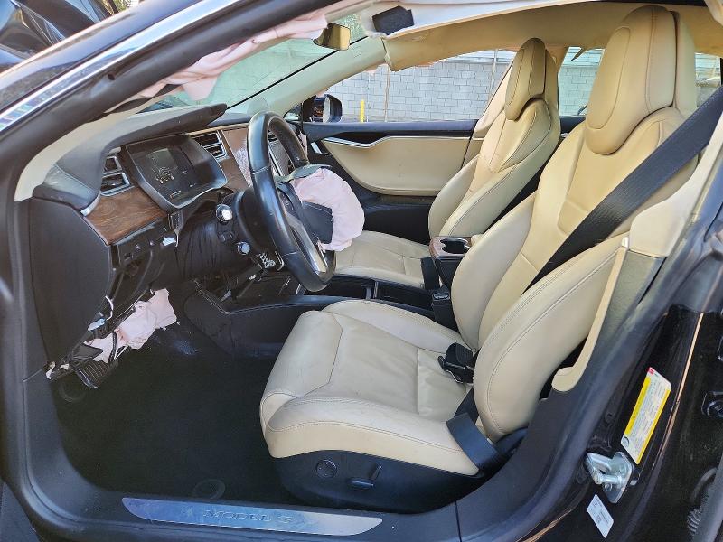 47138986 :رقم المزاد ، 5YJSA1E28HF198667 vin ، 2017 Tesla Model S مزاد بيع