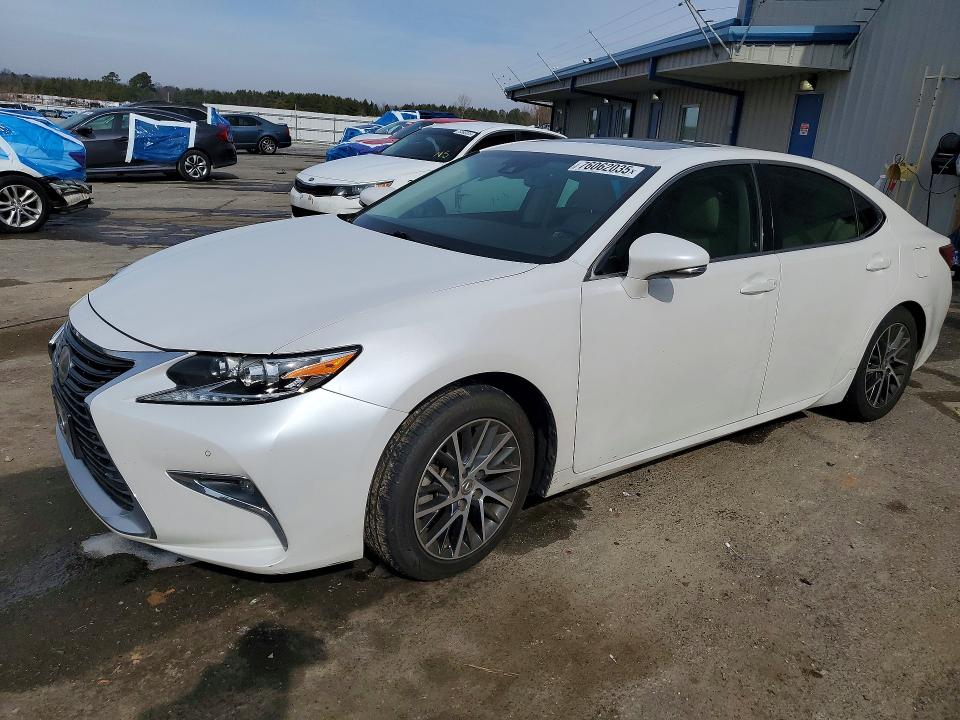 76062035 :رقم المزاد ، 58ABK1GG6JU114949 vin ، 2018 Lexus Es مزاد بيع