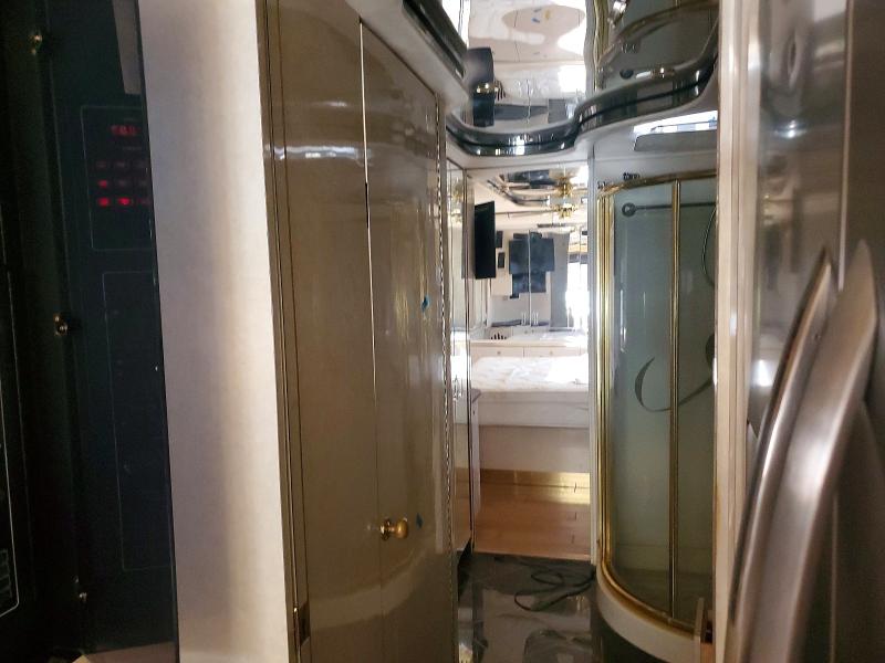 Продажа на аукционе авто 2000 Prevost Bus, vin: 2PCV3349XY1013488, номер лота: 76008605