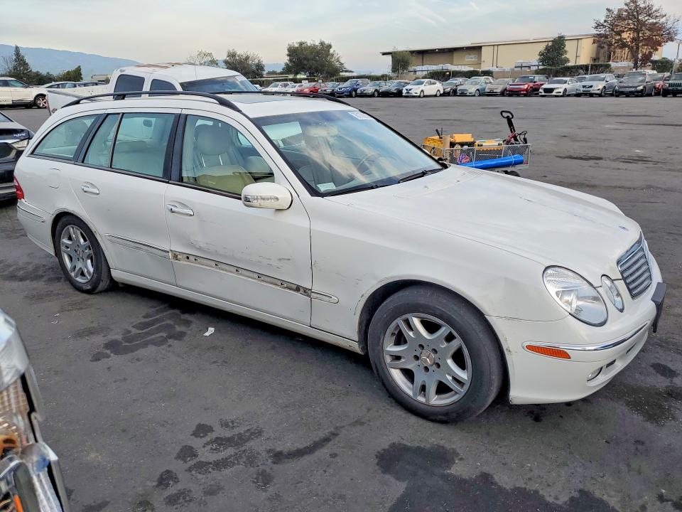 76170835 :رقم المزاد ، WDBUH65JX4A481968 vin ، 2004 Mercedes-benz E مزاد بيع
