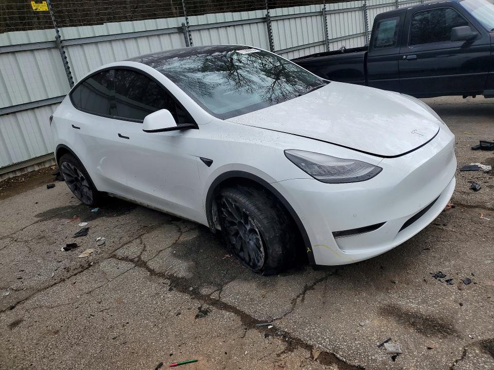 77389885 :رقم المزاد ، 5YJYGDEE3MF131070 vin ، 2021 Tesla Model Y مزاد بيع