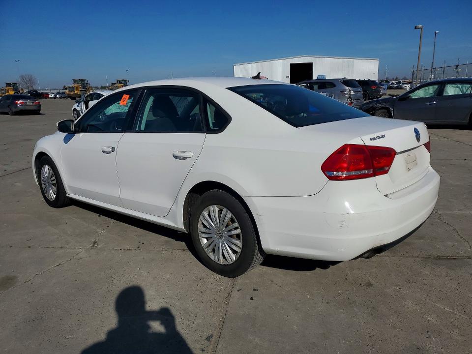 76029285 :رقم المزاد ، 1VWAT7A31FC077736 vin ، 2015 Volkswagen Passat مزاد بيع