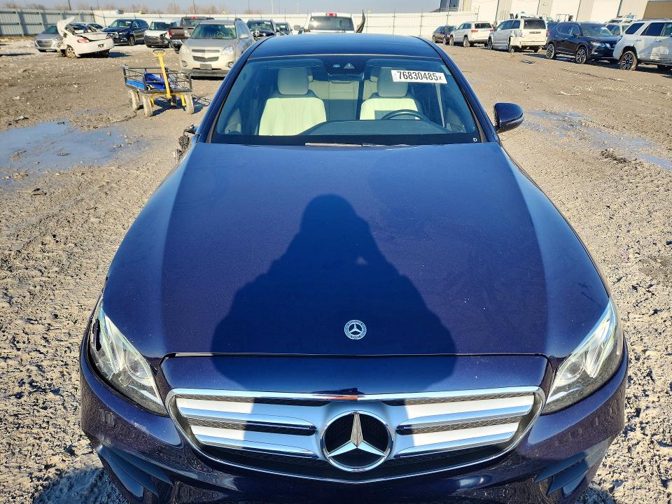 76830485 :رقم المزاد ، WDDZF4KB4JA400317 vin ، 2018 Mercedes-benz E مزاد بيع