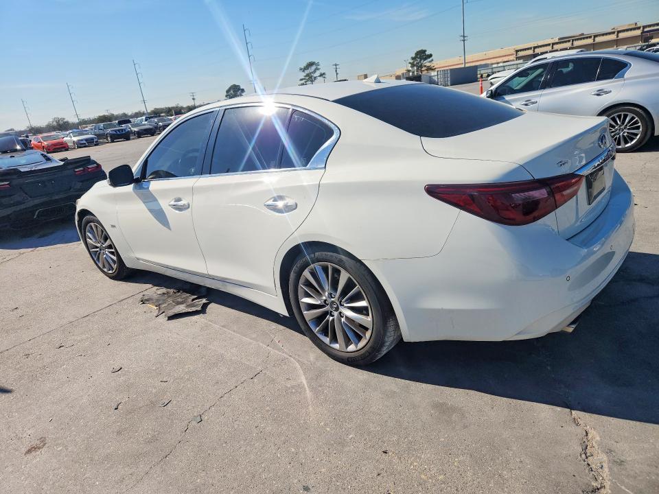 75062105 :رقم المزاد ، JN1EV7AP0JM355825 vin ، 2018 Infiniti Q50 مزاد بيع