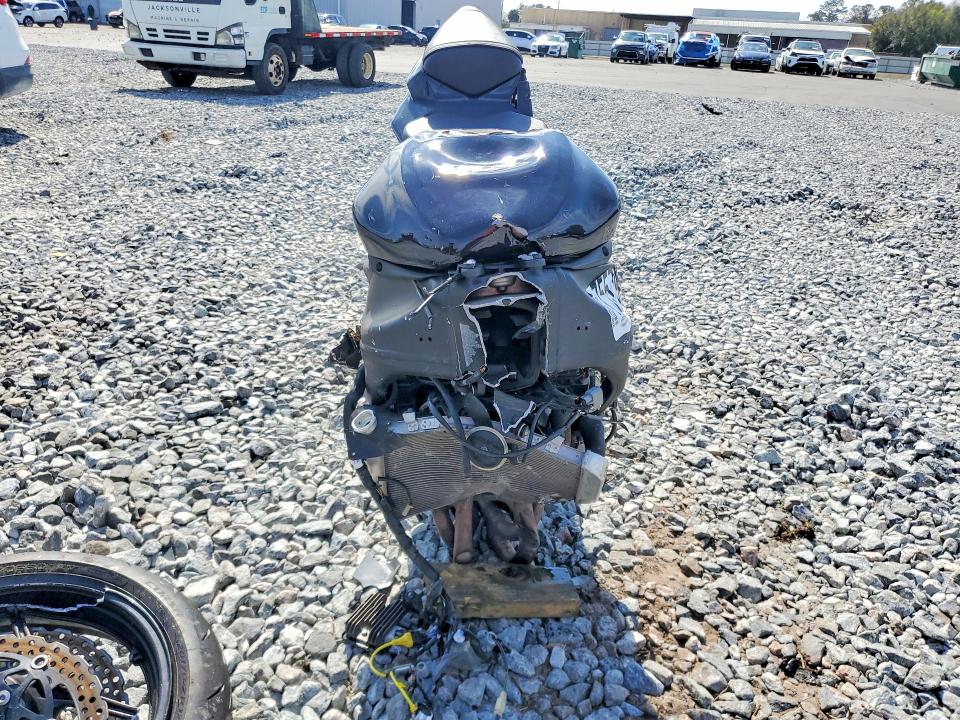 75579735 :رقم المزاد ، JKAZX4R15AA019395 vin ، 2010 Kawasaki Zx600 مزاد بيع