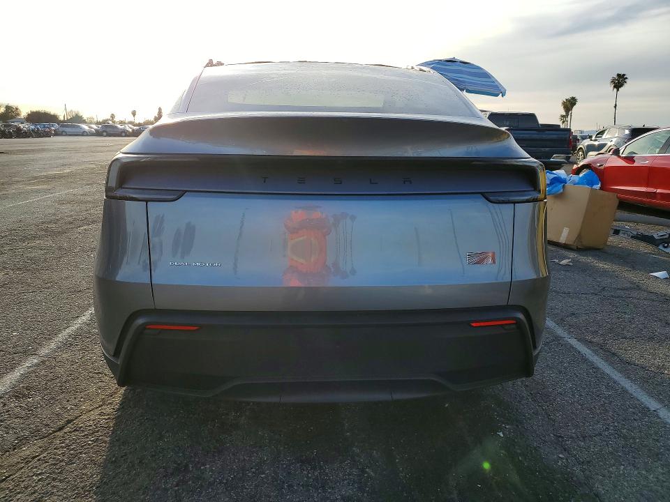 77878615 :رقم المزاد ، 7SAYGDEE8TF329581 vin ، 2026 Tesla Model Y مزاد بيع