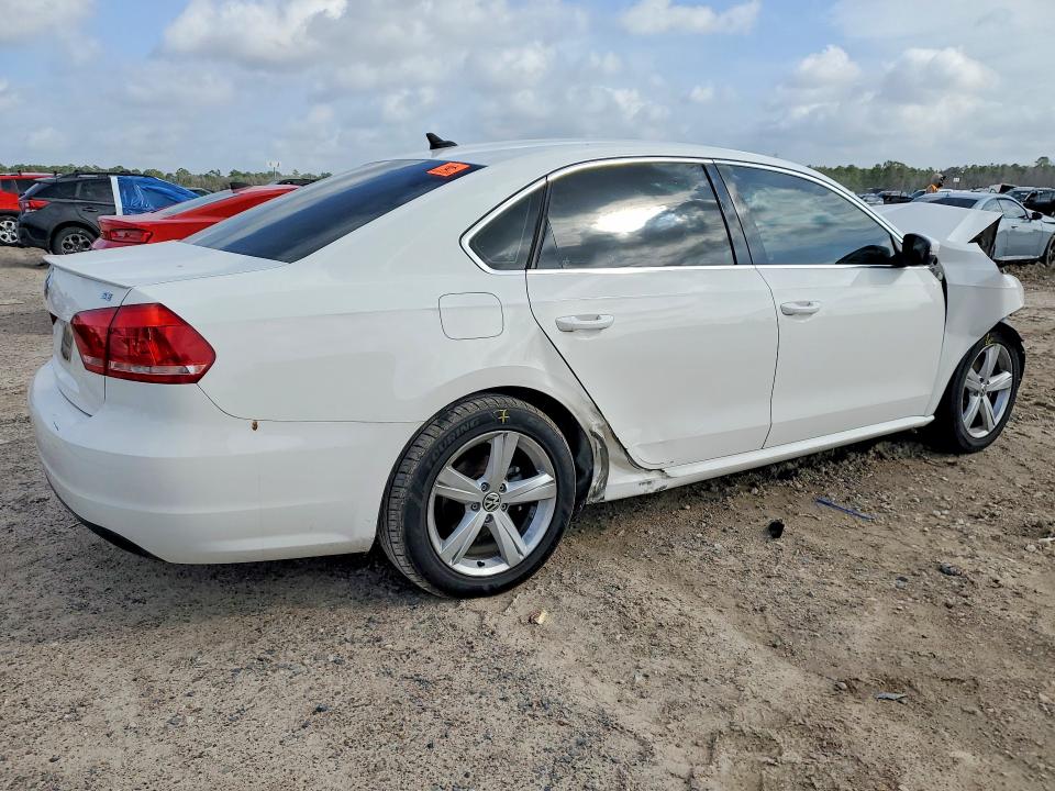 Продажа на аукционе авто 2013 Volkswagen Passat, vin: 1VWBH7A30DC055617, номер лота: 78089095