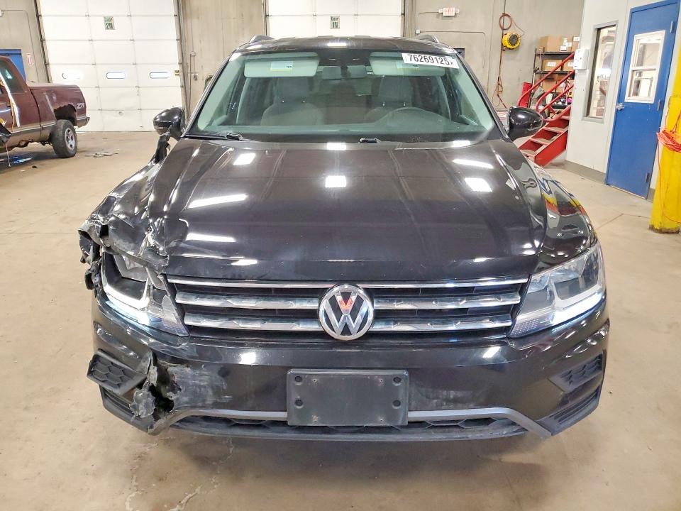 Продаж на аукціоні авто 2018 Volkswagen Tiguan, vin: 3VV0B7AX4JM157917, номер лоту: 76269125